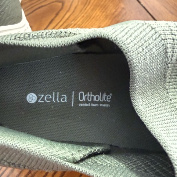 Zella ORTHOLITE Slip On Green Sneakers. NWOT. Size 8. - Picture 5 of 7